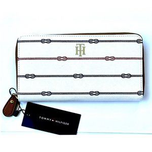 Tommy Hilfiger Women's Classic Zip Around Wallet